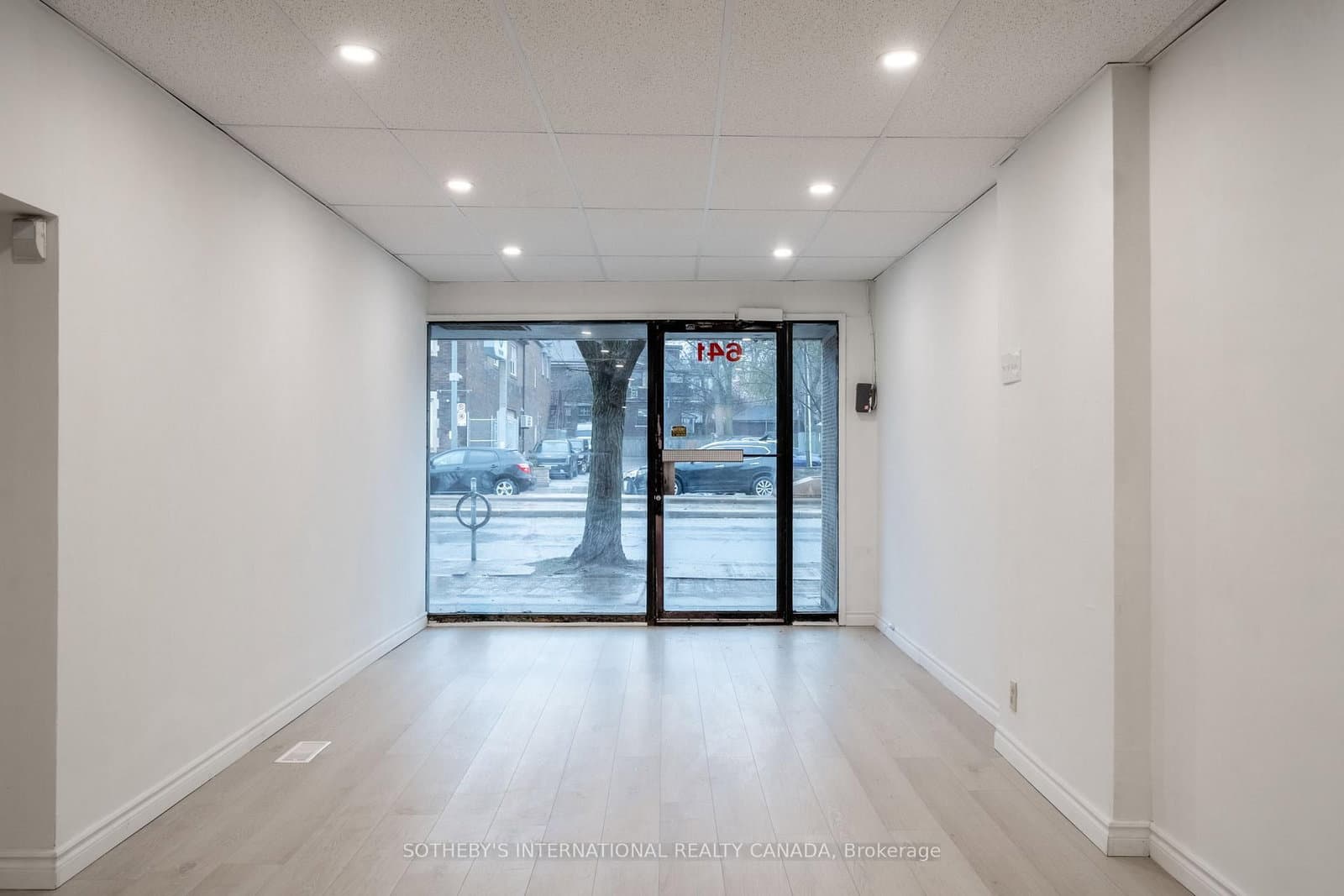 641 St Clair Avenue W thumbnail 3