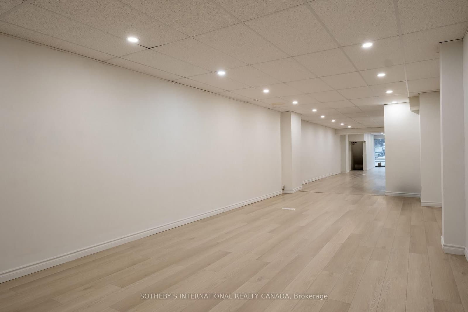 641 St Clair Avenue W thumbnail 5
