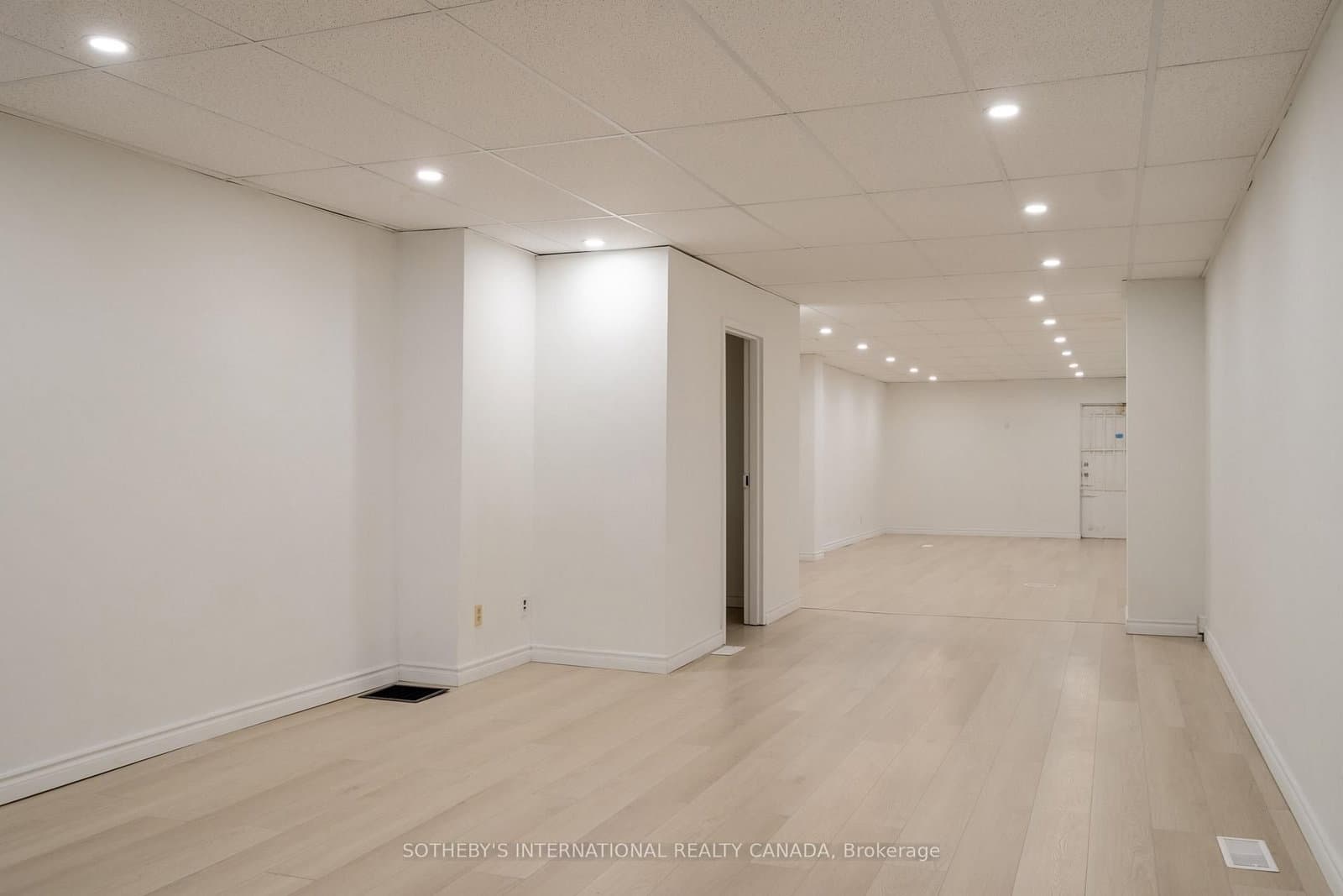 641 St Clair Avenue W thumbnail 7
