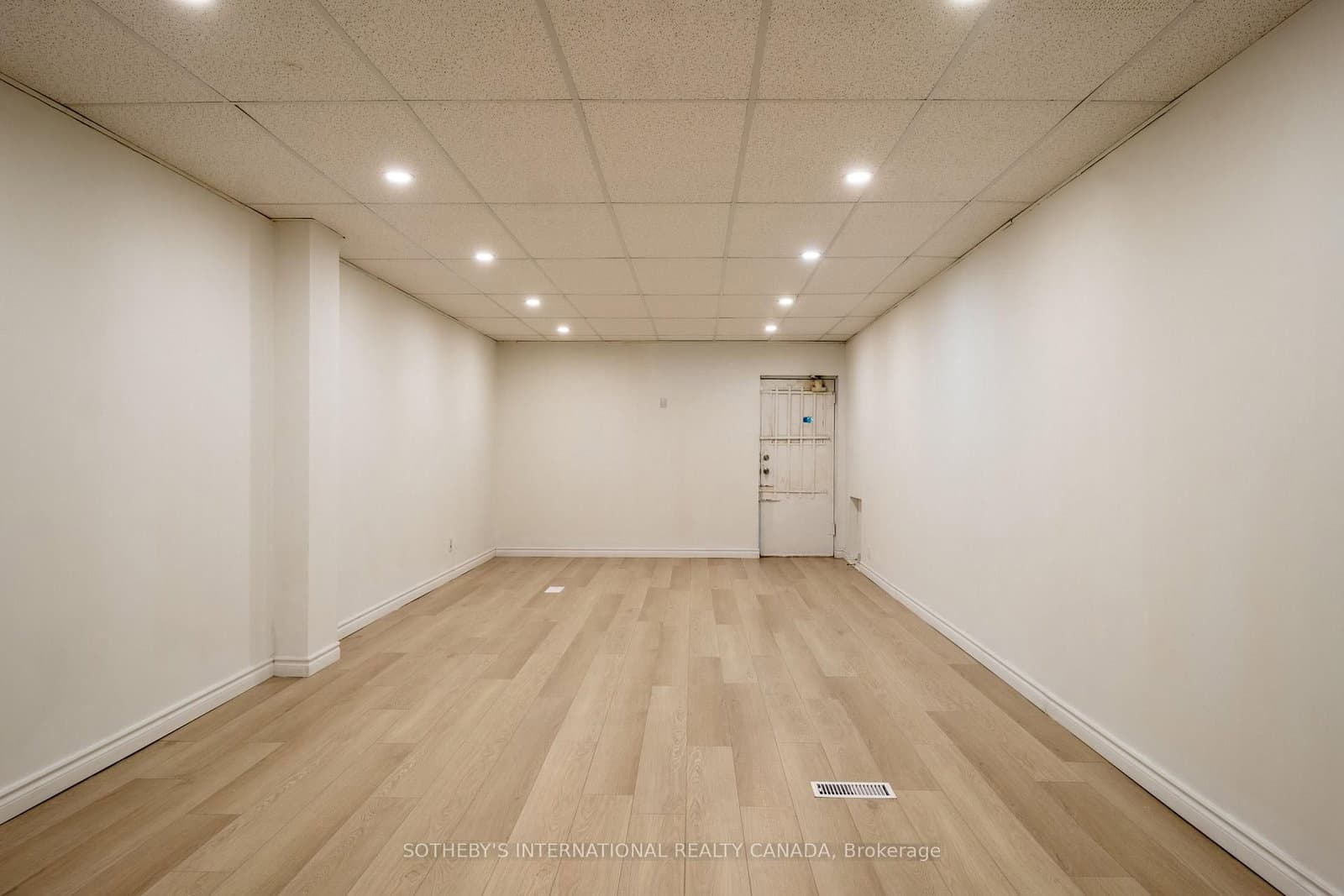 641 St Clair Avenue W thumbnail 8
