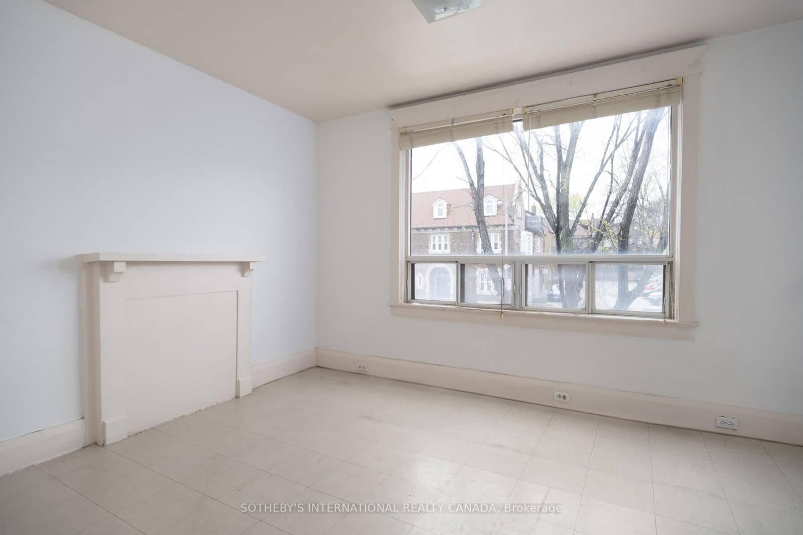 641 St Clair Avenue W thumbnail 9