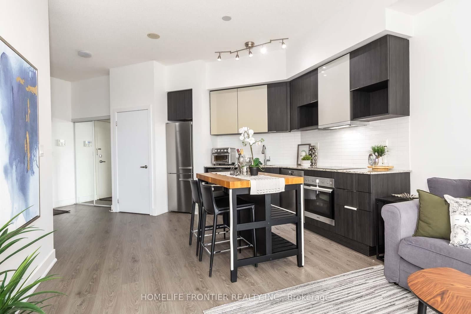 99 The Donway W, Unit 222 thumbnail 11