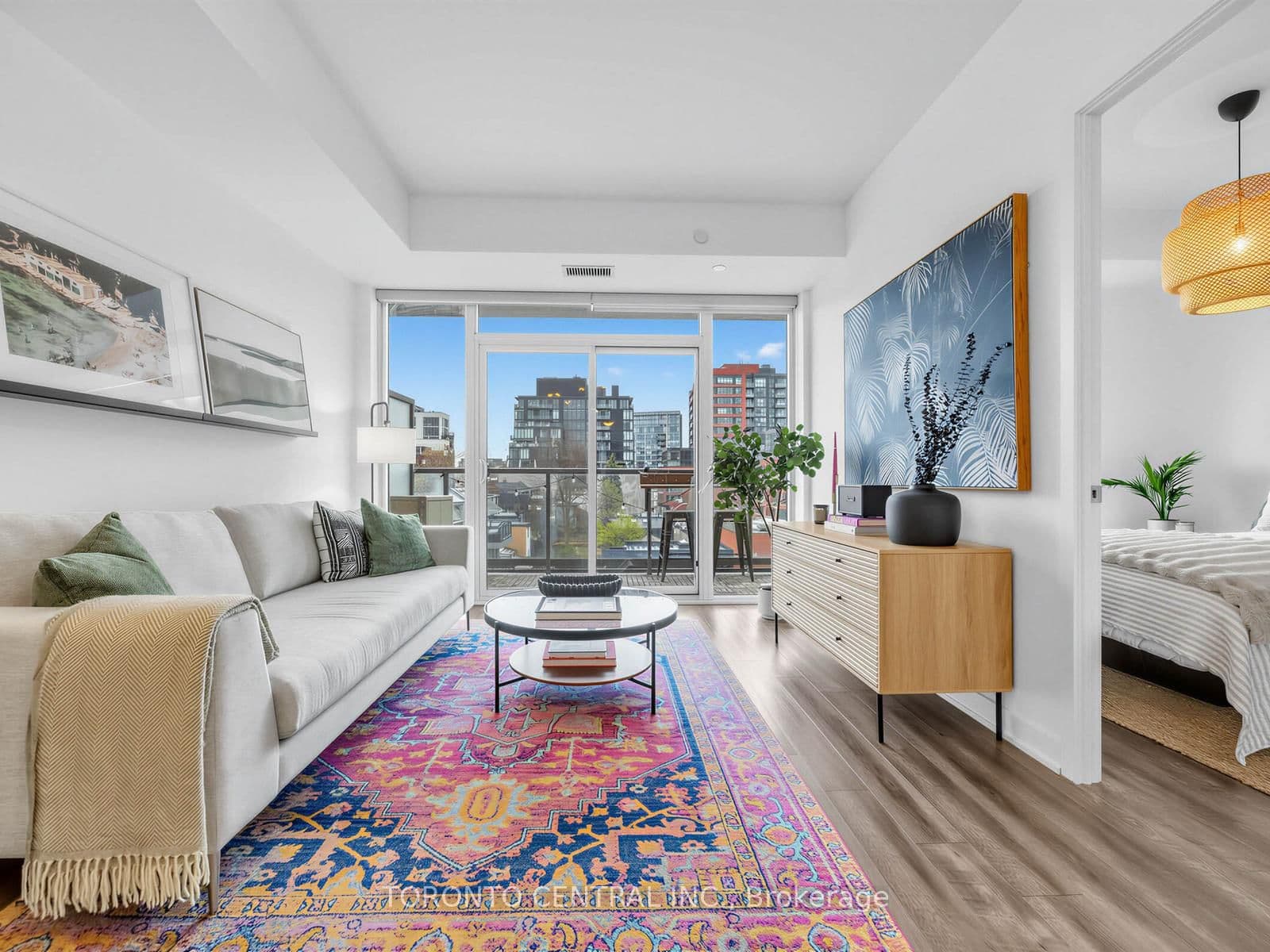 #402 - 106 Dovercourt Road