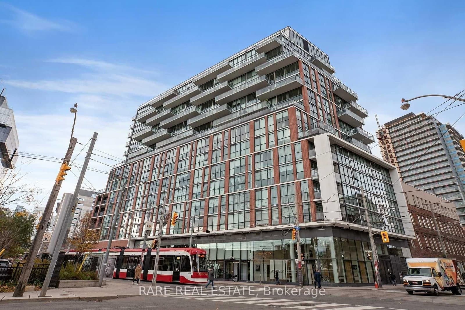 #906 - 318 King Street E