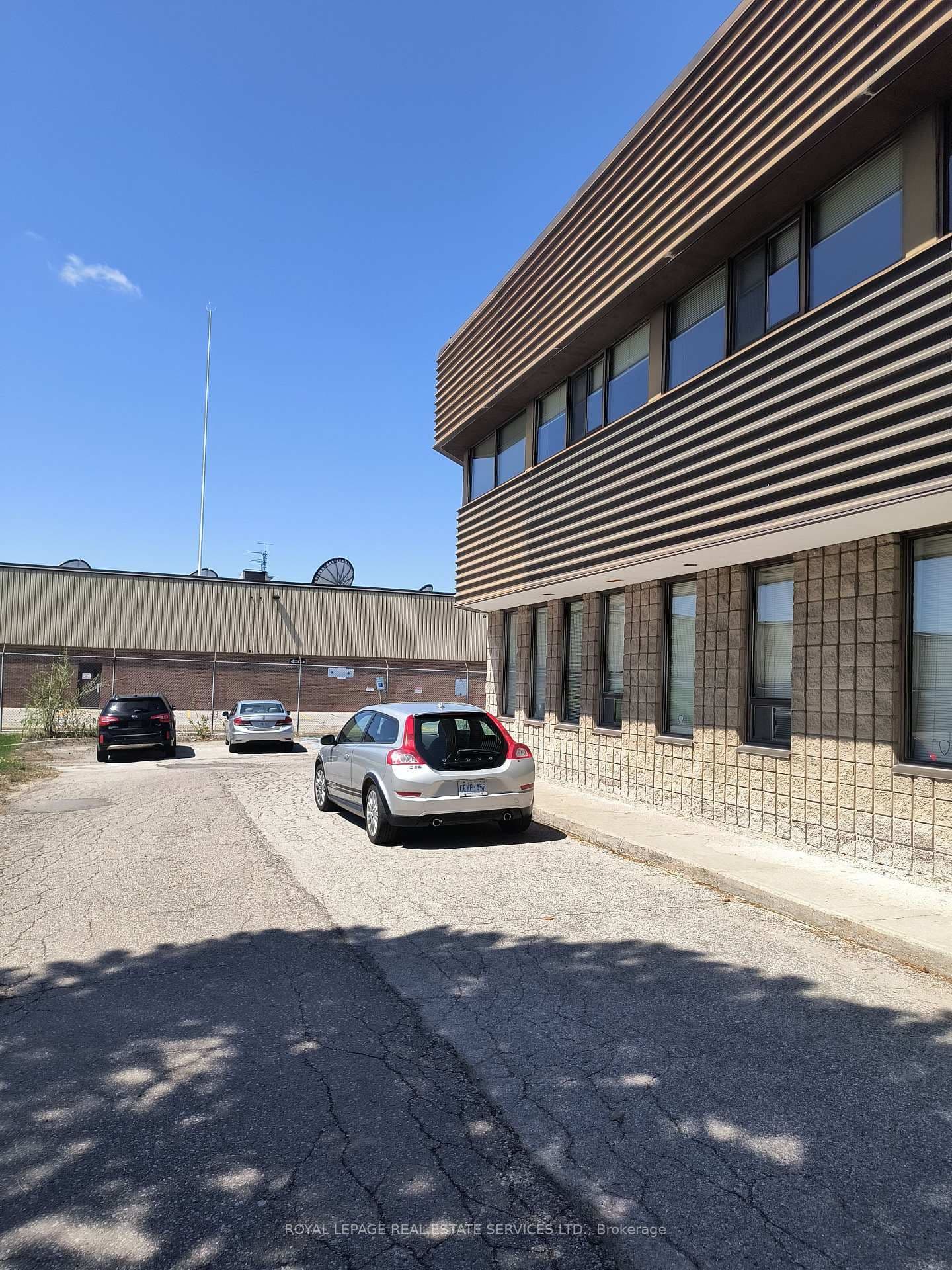 12 Upjohn Road, Unit 2A thumbnail 2