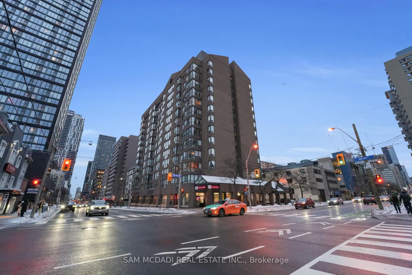 #613 - 117 Gerrard Street E