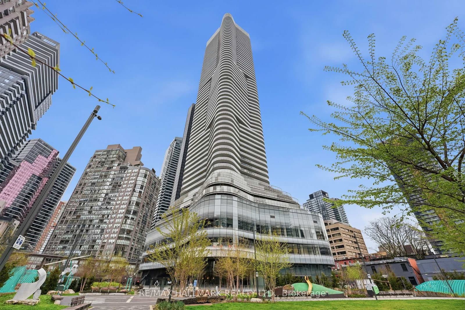 #5704 - 11 Wellesley Street W