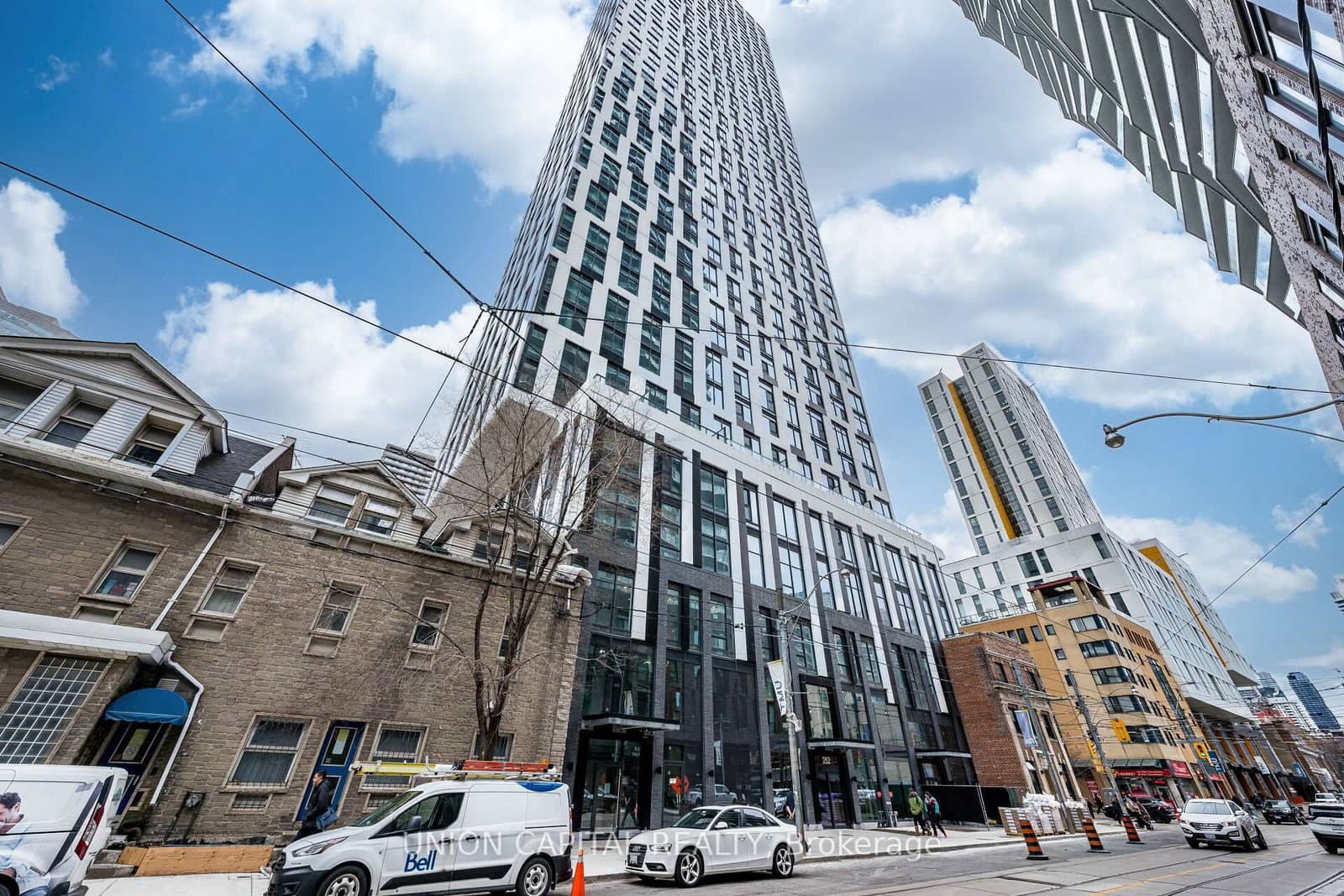 #5511 - 252 Church Street