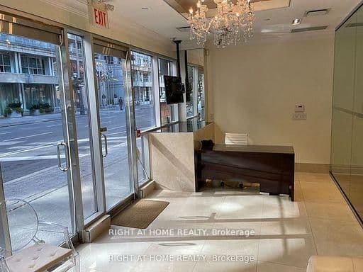263 Wellington Street W, Unit 101 thumbnail 4