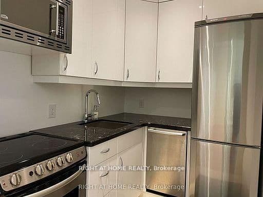 263 Wellington Street W, Unit 101 thumbnail 5
