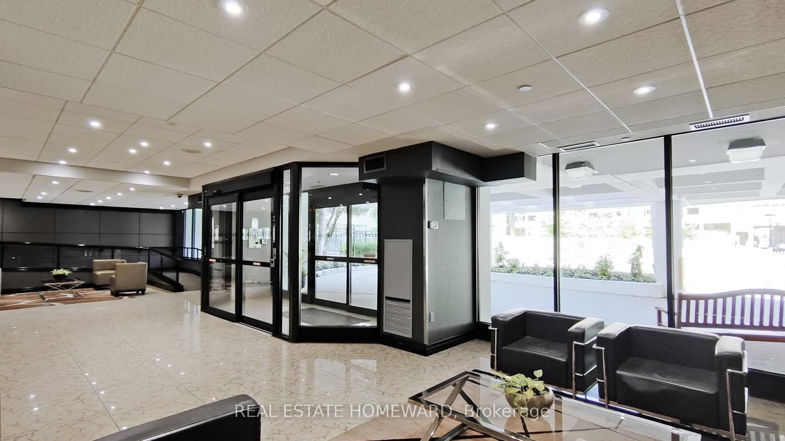 77 Maitland Place, Unit 623 thumbnail 3