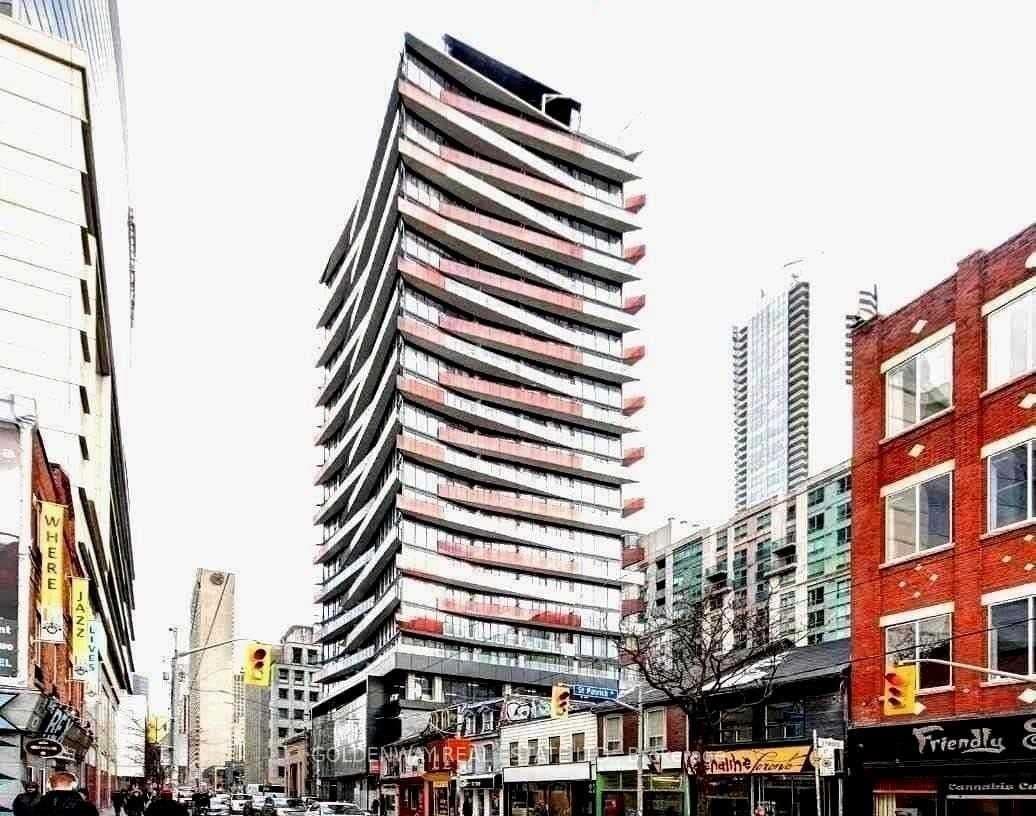 215 Queen Street W, Unit 612