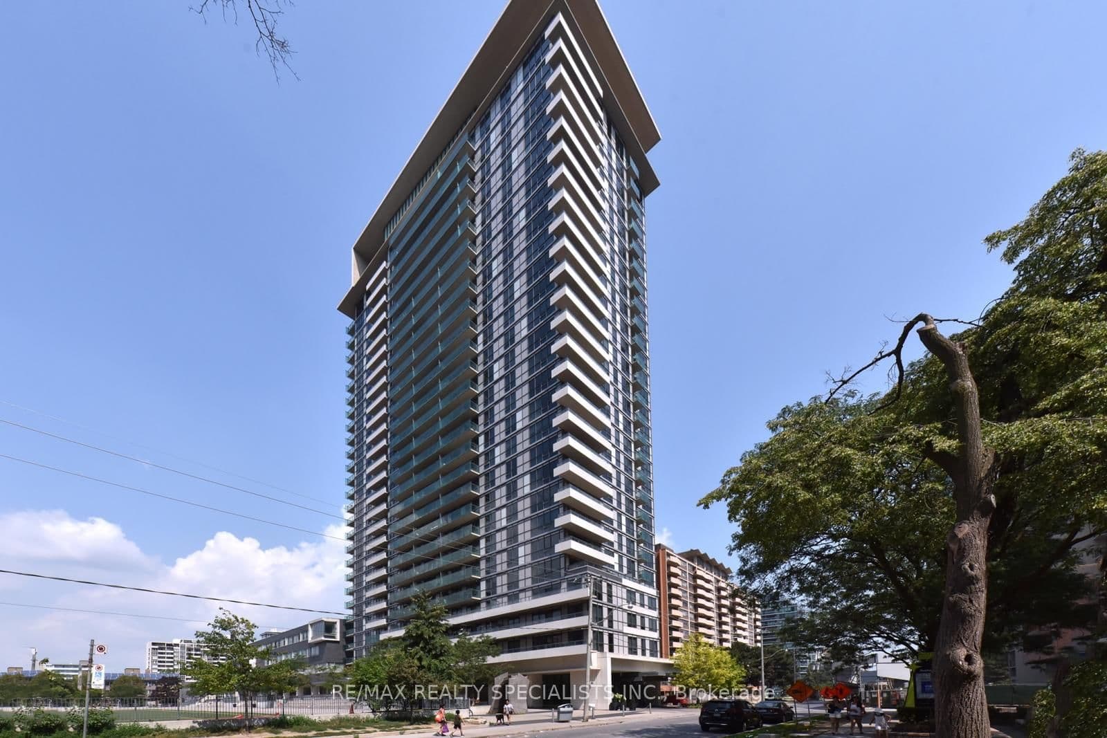 #712 - 70 Roehampton Avenue