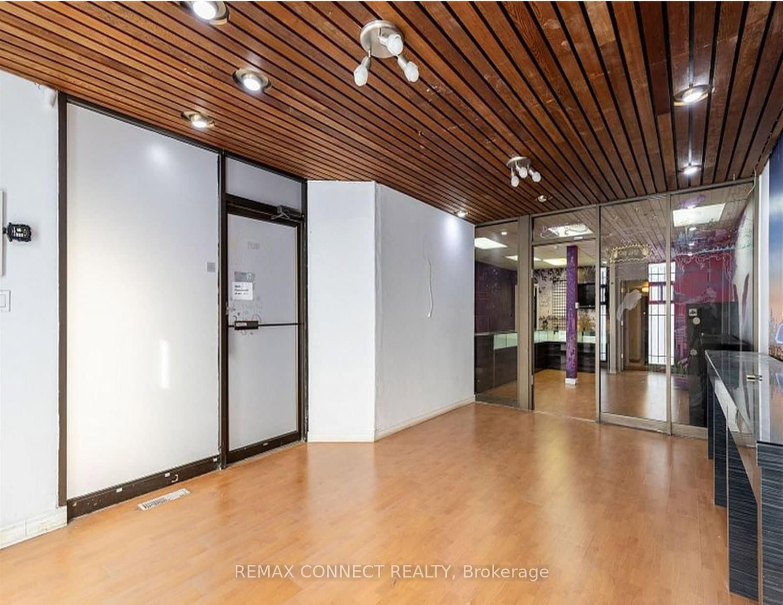1105 Bathurst Street thumbnail 3