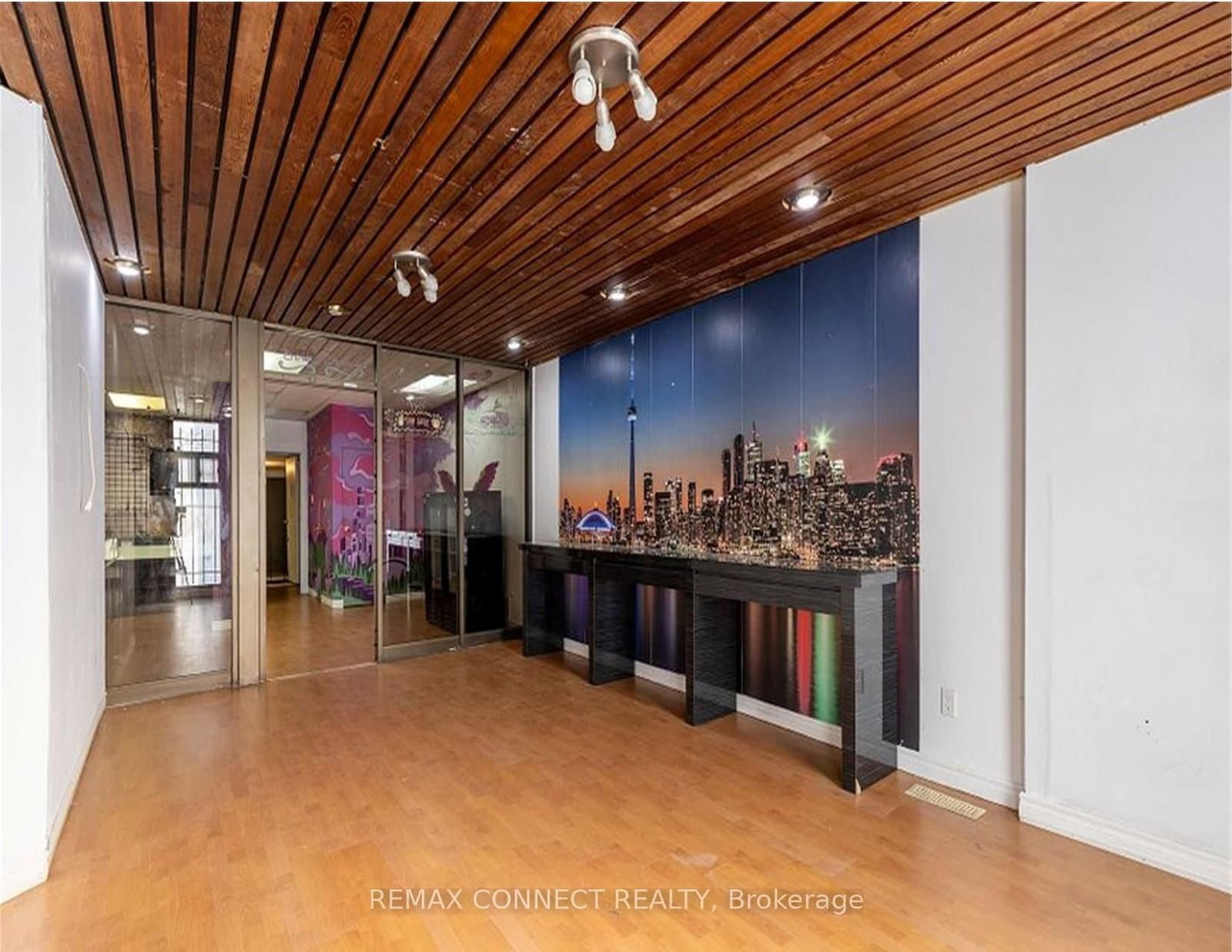 1105 Bathurst Street thumbnail 4