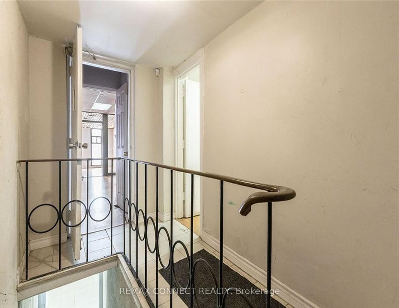 1105 Bathurst Street thumbnail 9