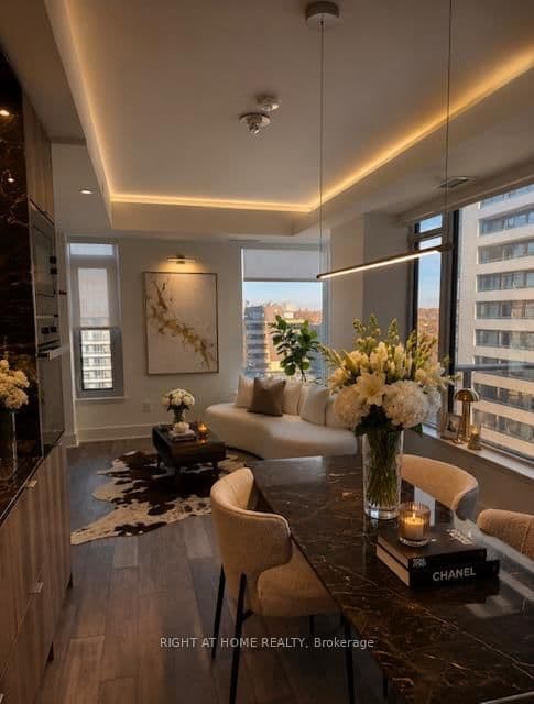 11 Yorkville Avenue, Unit 1105