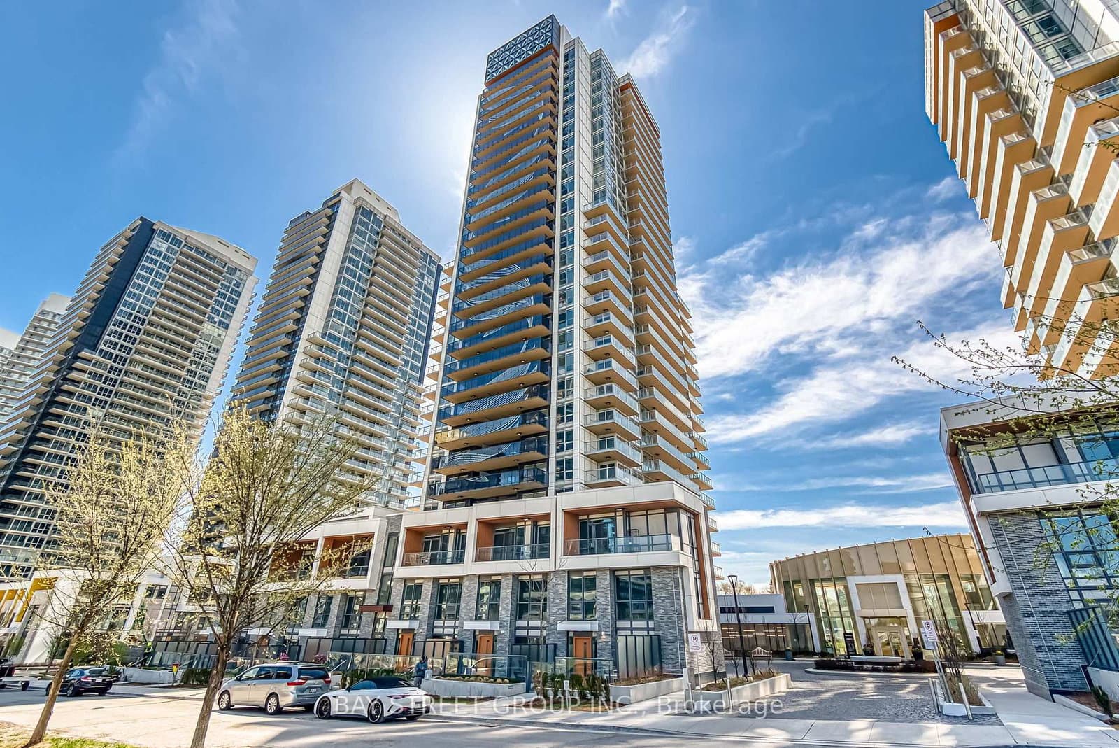 27 McMahon Drive, Unit 602