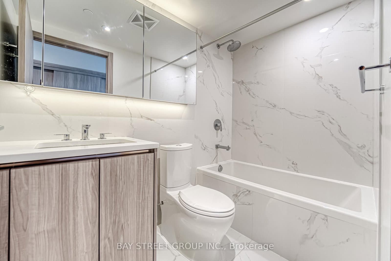 27 McMahon Drive, Unit 602 thumbnail 11