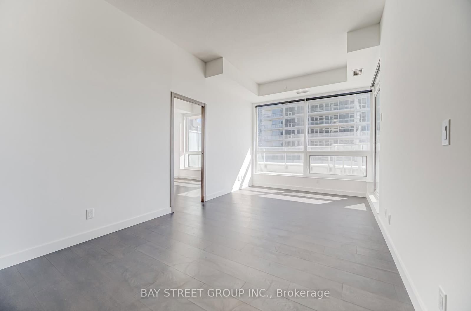 27 McMahon Drive, Unit 602 thumbnail 13