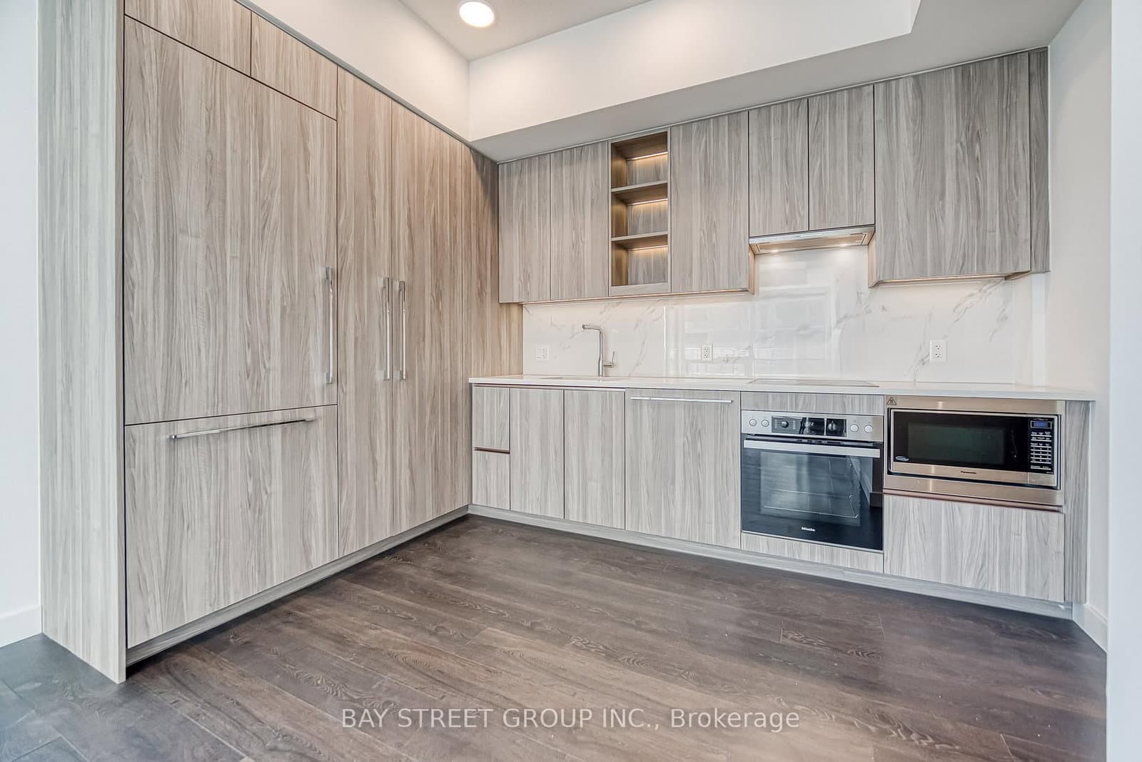 27 McMahon Drive, Unit 602 thumbnail 8