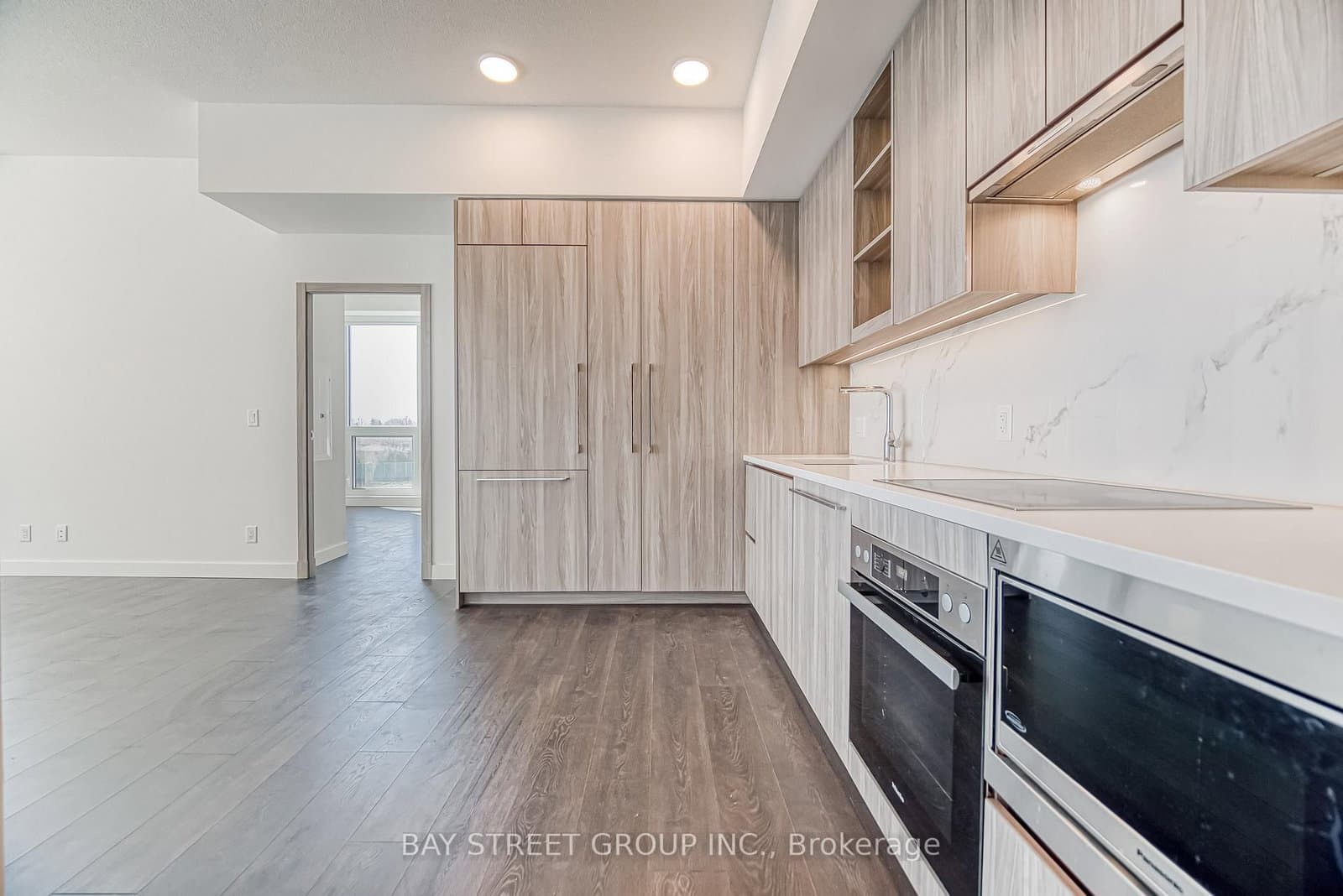 27 McMahon Drive, Unit 602 thumbnail 9