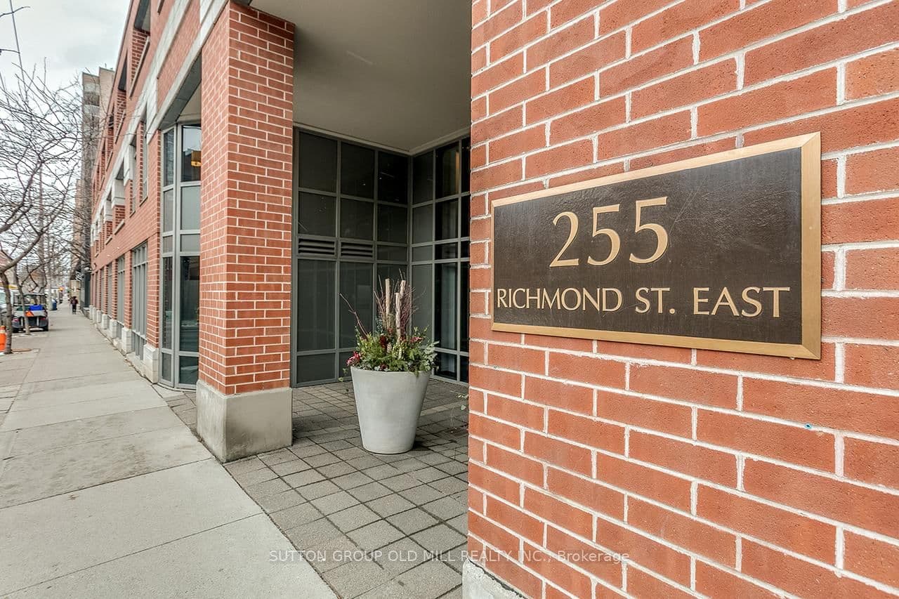 255 Richmond Street E, Unit PH2 thumbnail 2