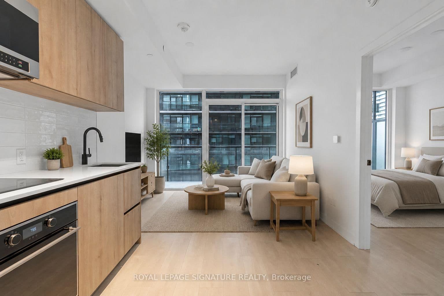 117 Broadway Avenue, Unit 1613