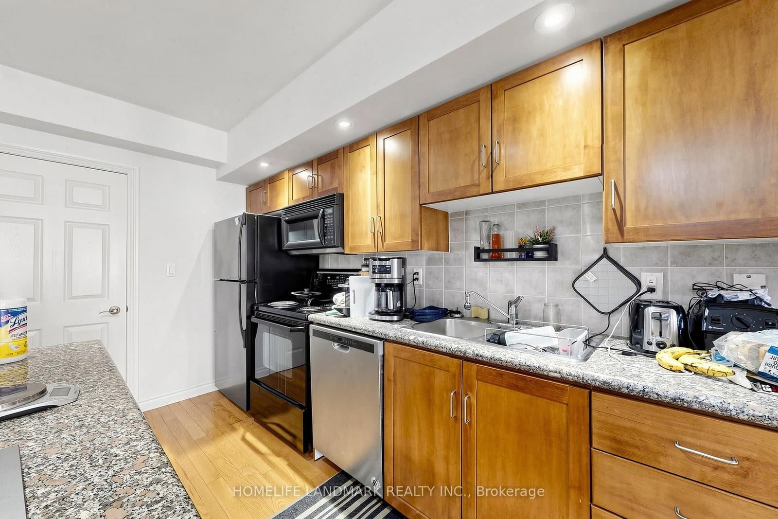 270 wellington Street W, Unit 1124 thumbnail 18