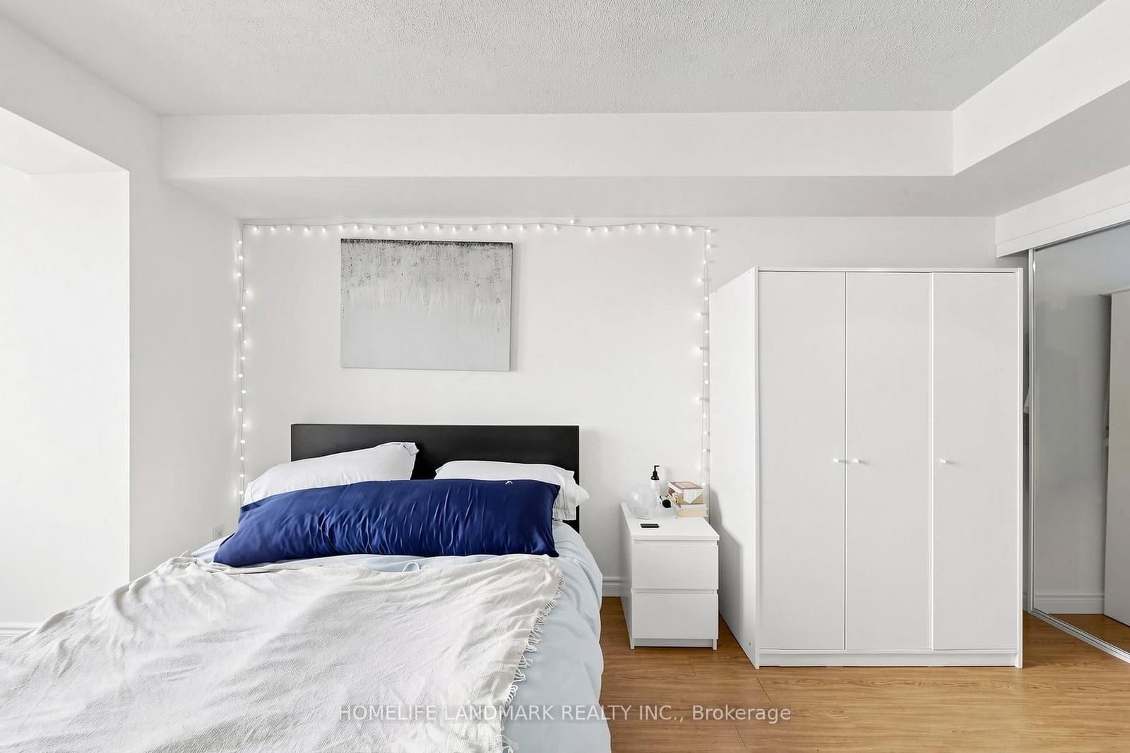 270 wellington Street W, Unit 1124 thumbnail 21