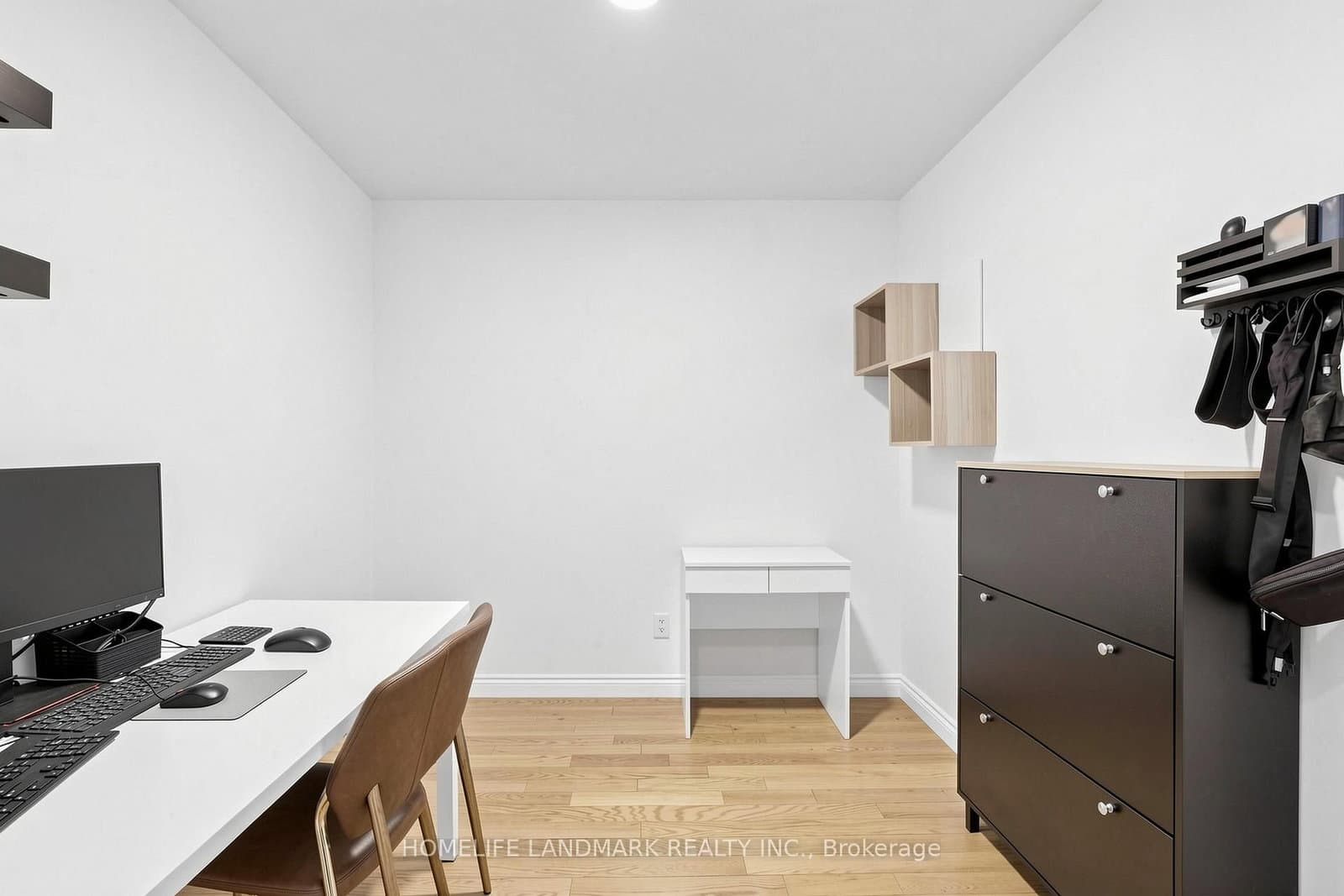 270 wellington Street W, Unit 1124 thumbnail 24
