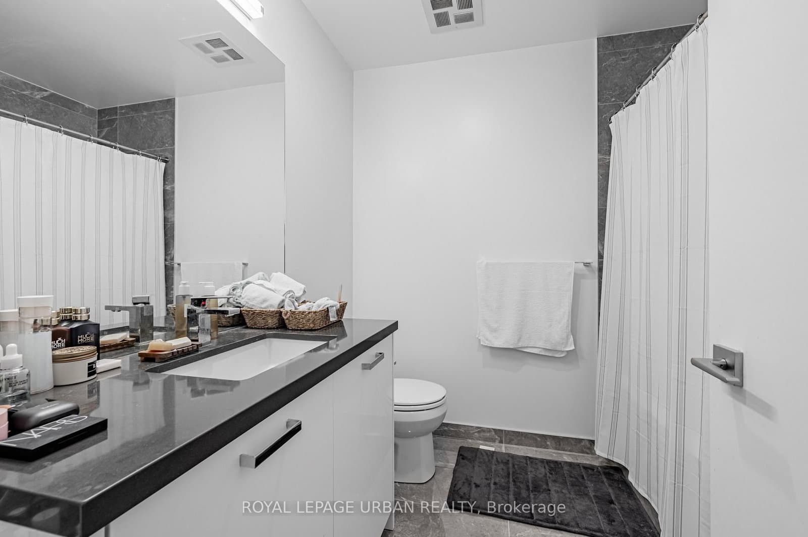 195 McCaul Street, Unit 521 thumbnail 19