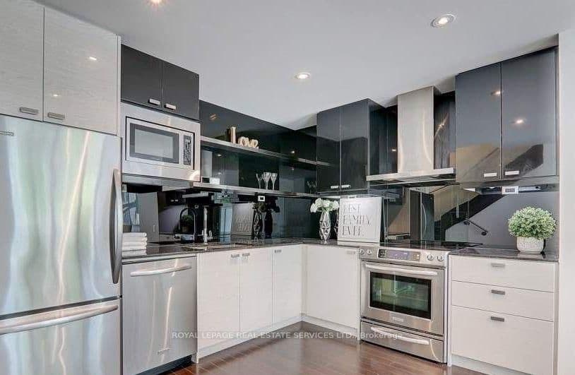 121 Mcmahon Drive, Unit TH7 thumbnail 9