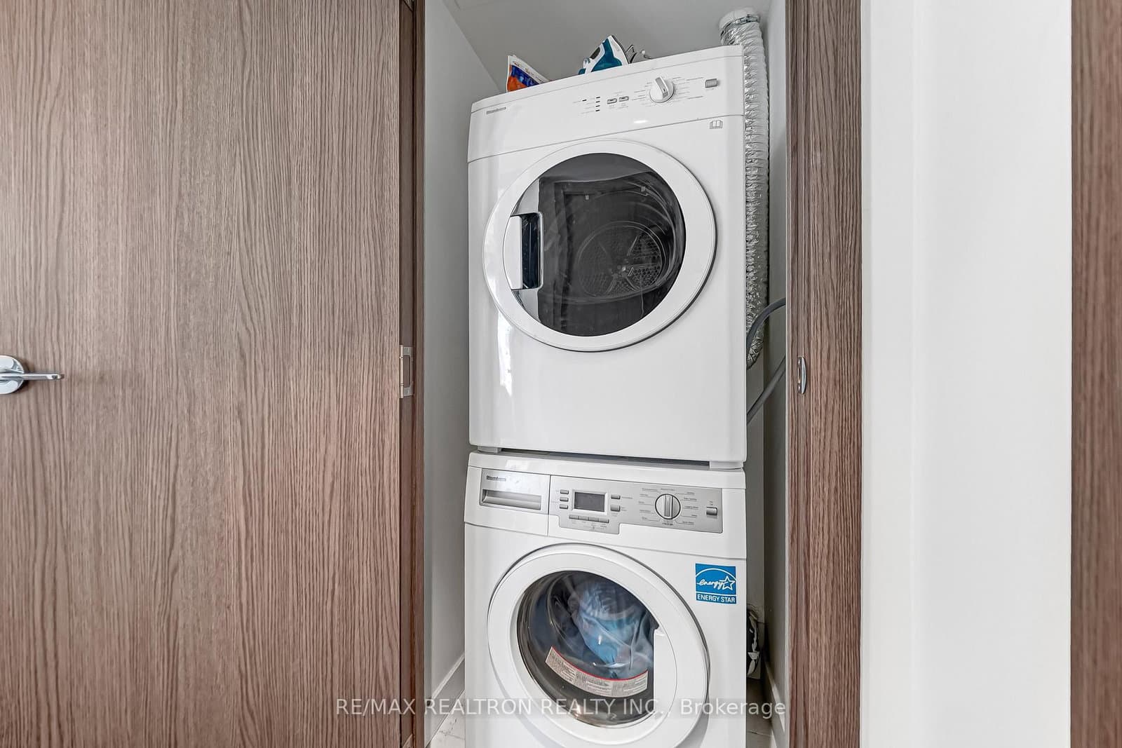 19 Bathurst Street, Unit 811 thumbnail 28