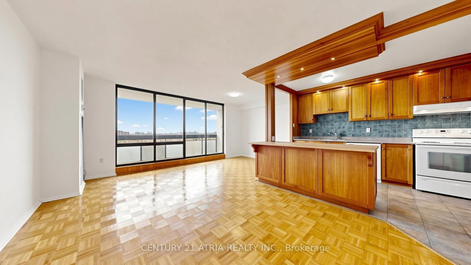 #1610 - 260 Seneca Hill Drive
