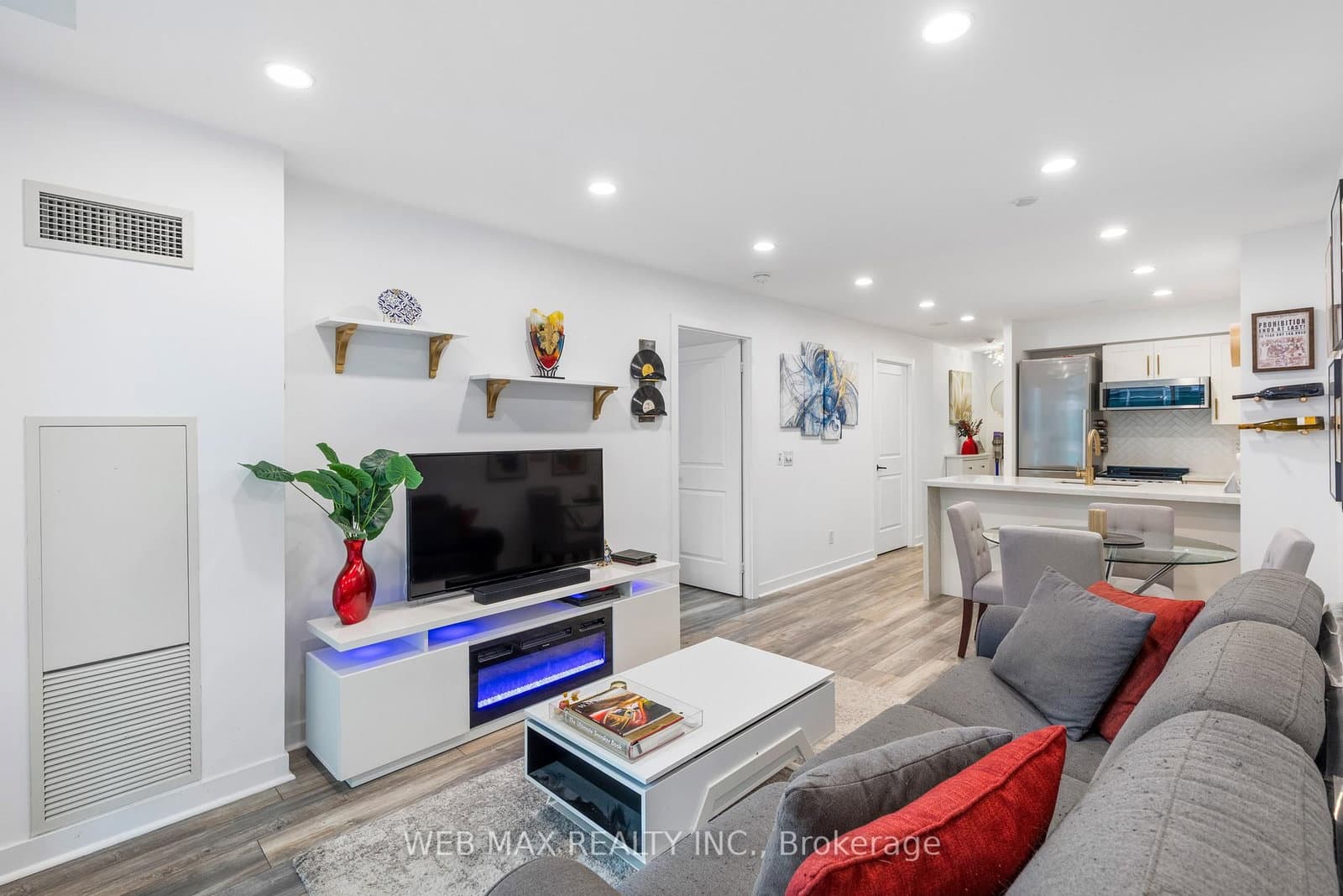 #916 - 50 Lynn Williams Street