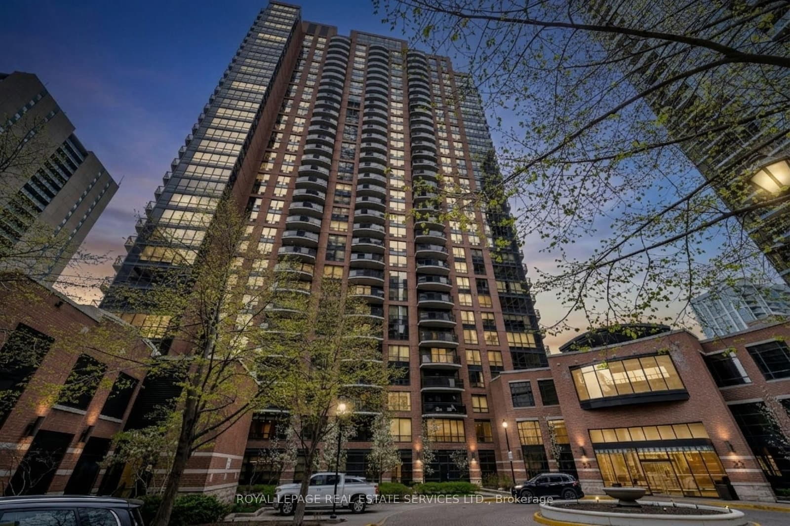 #2505 - 33 Sheppard Avenue E