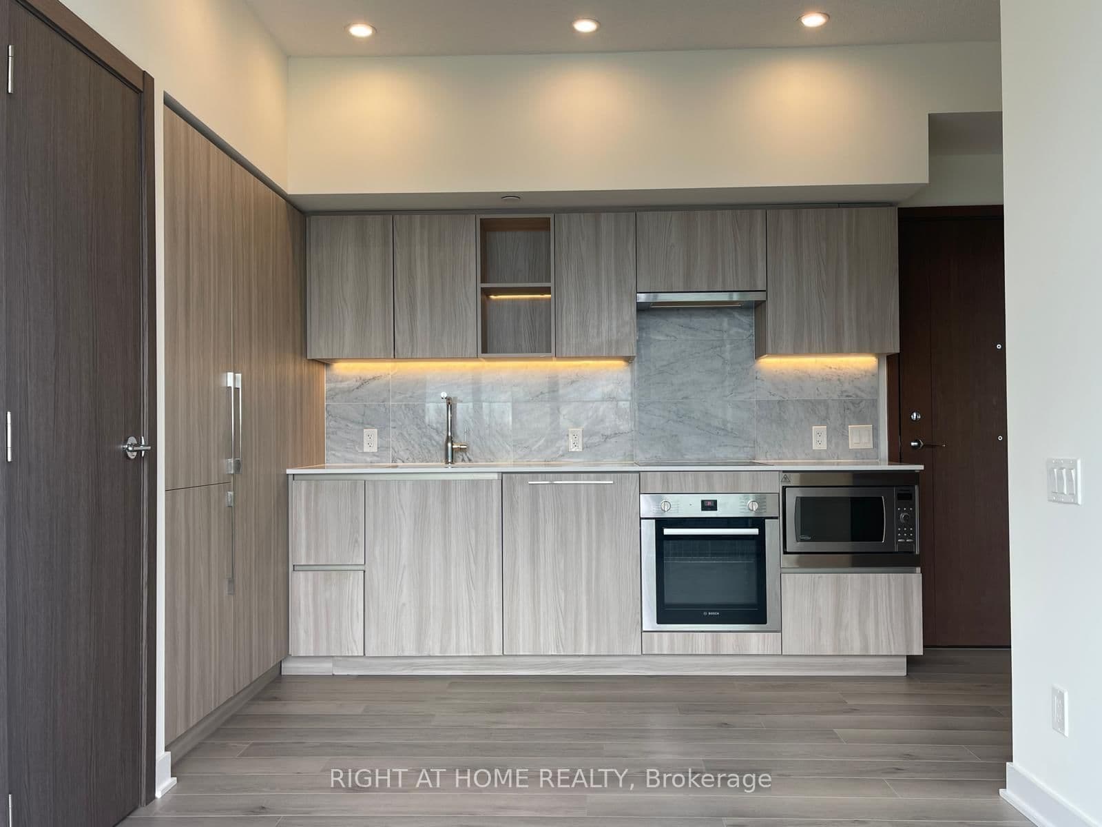 19 Bathurst Street, Unit 3205 thumbnail 2