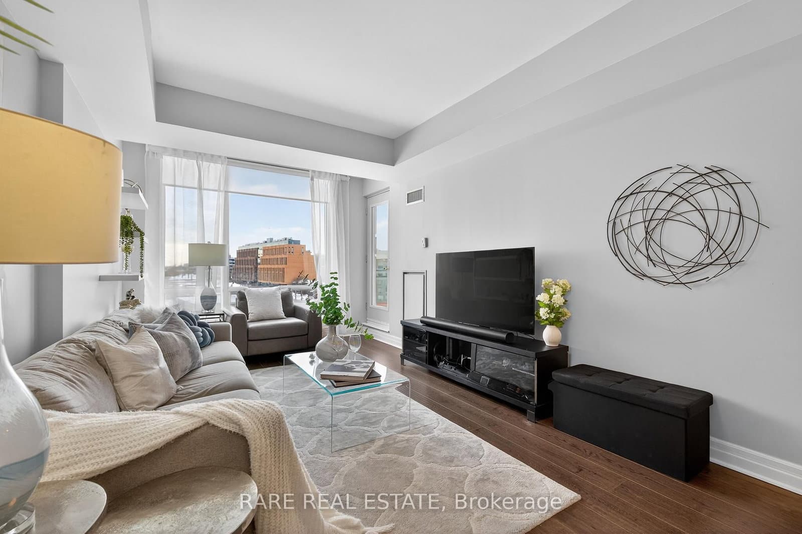 #702 - 1801 Bayview Avenue