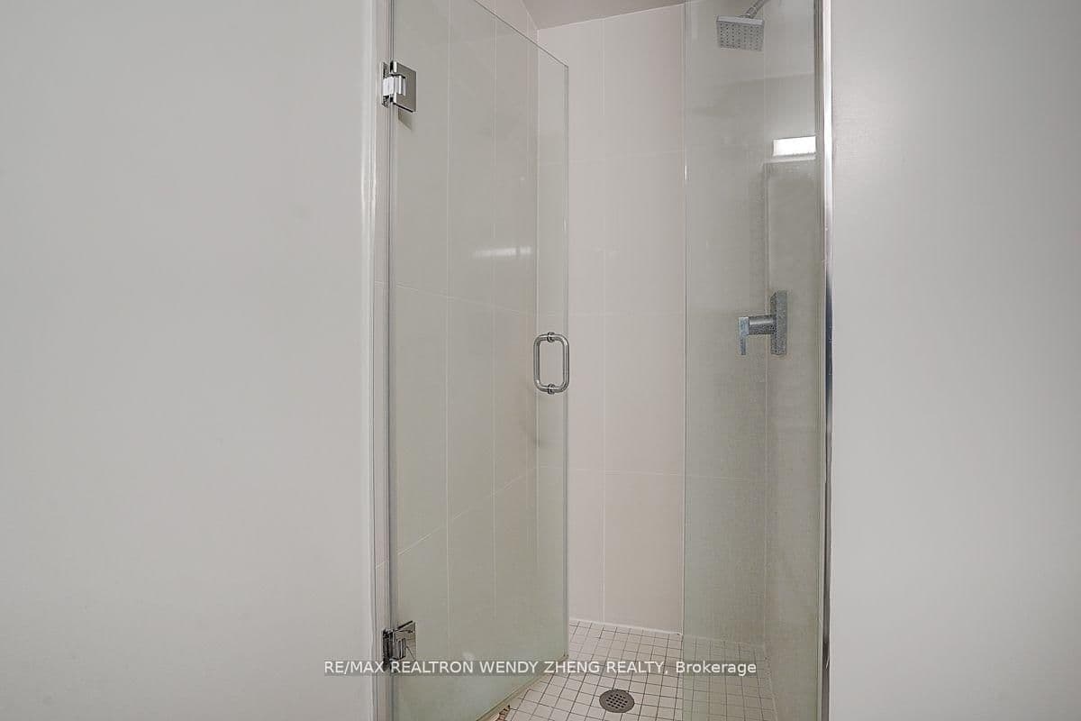 543 Richmond Street W, Unit 307 thumbnail 18
