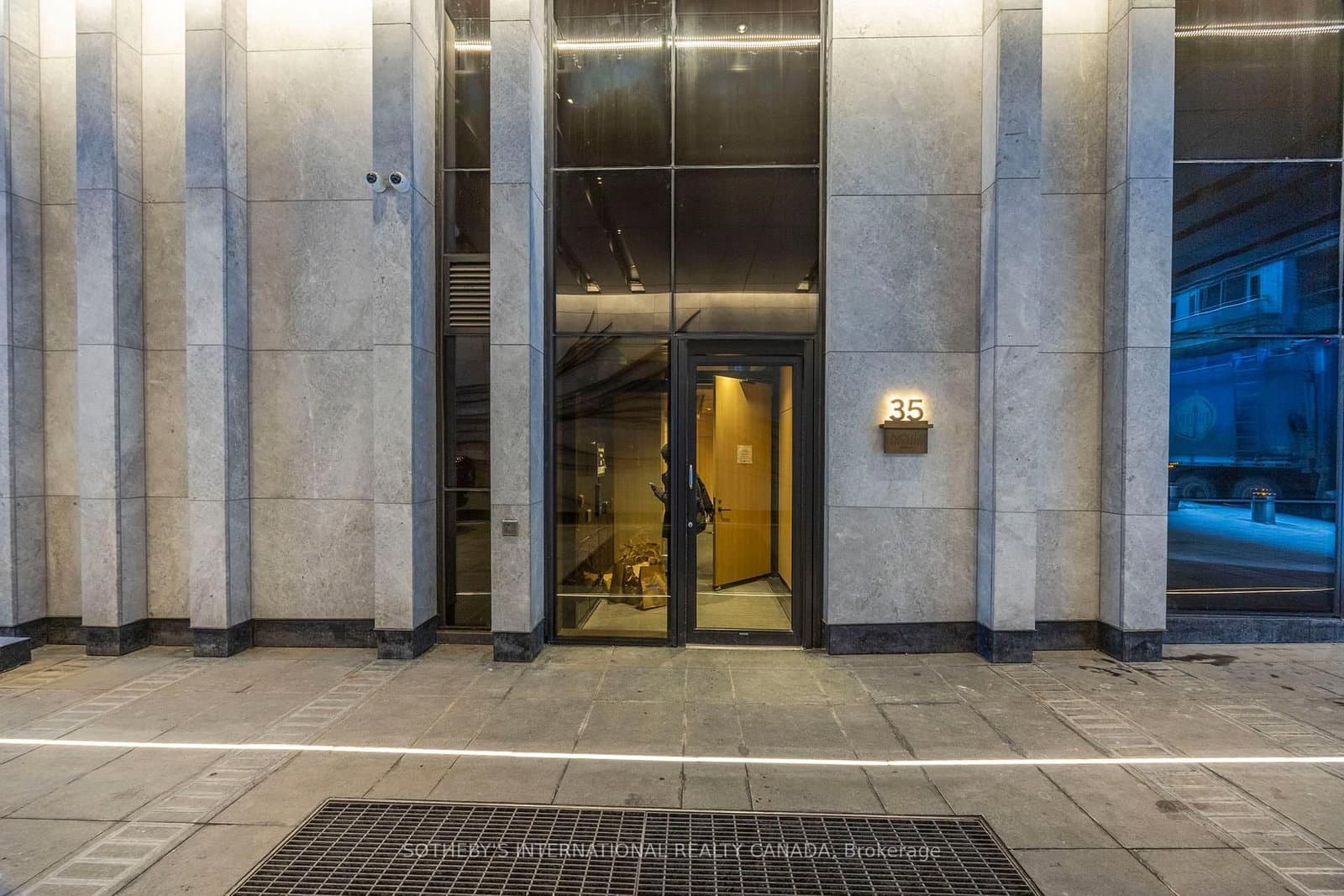 #2410 - 35 Mercer Street