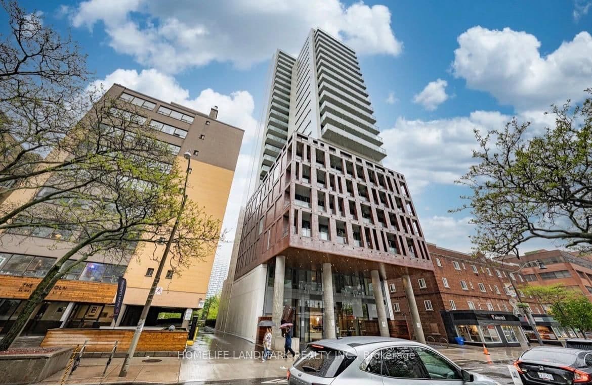 #307 - 81 Wellesley Street E