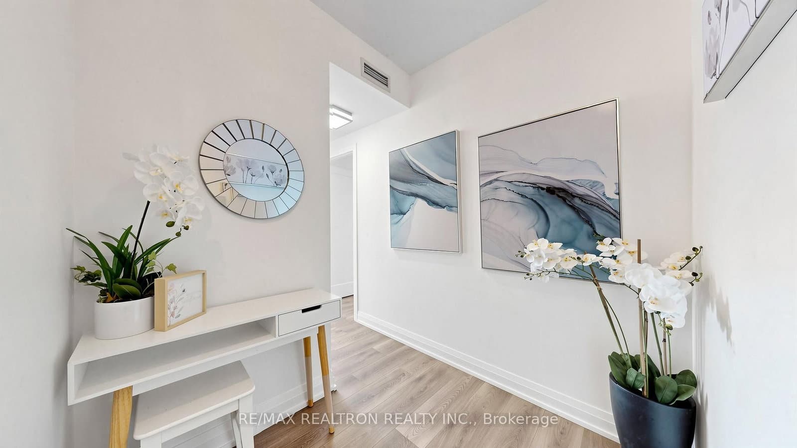 #1602 - 2 Anndale Drive