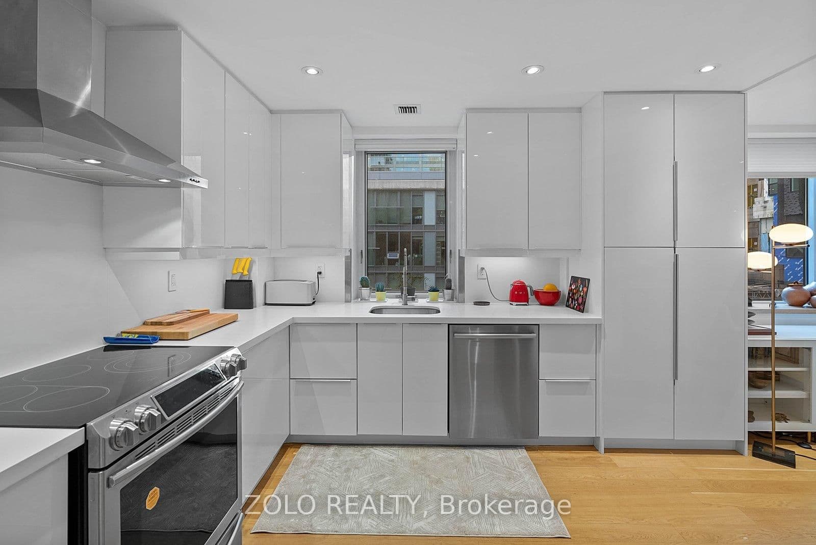 55 Lombard Street, Unit 302 thumbnail 6
