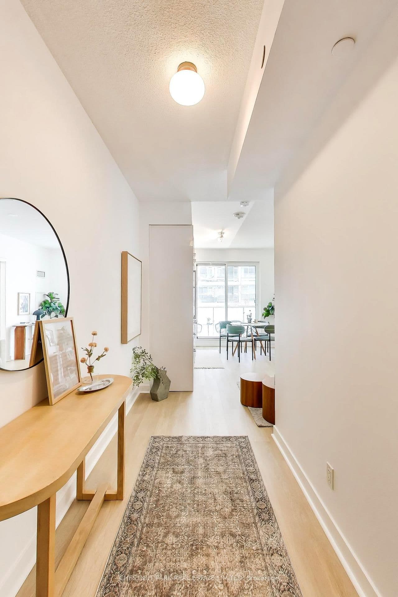 #406 - 2221 Yonge Street