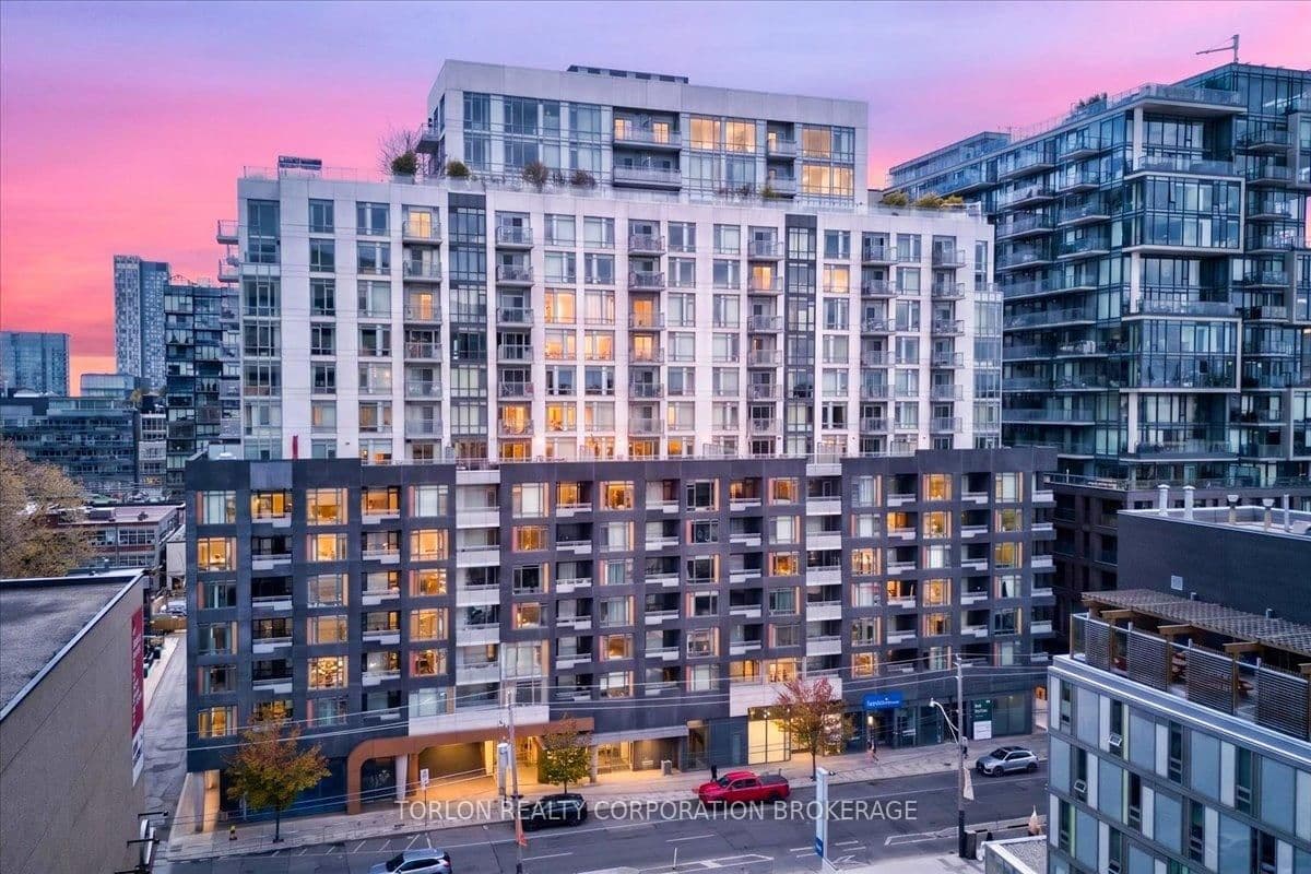 #1632 - 525 Adelaide Street W