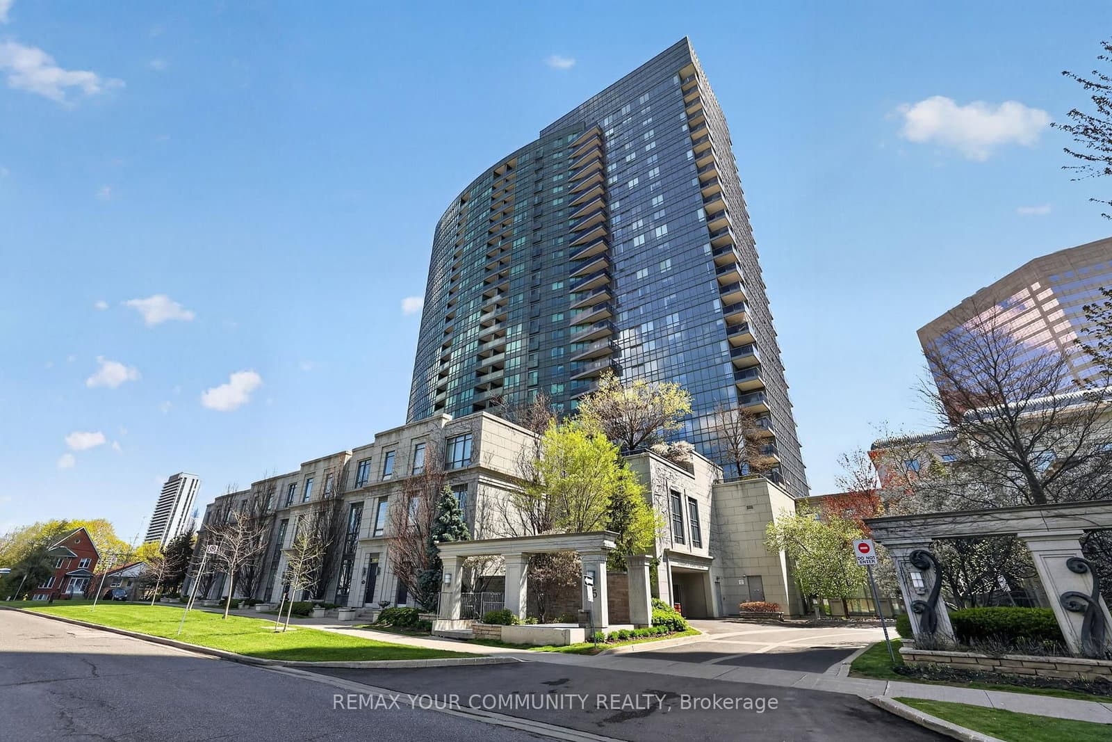 #622 - 25 Greenview Avenue