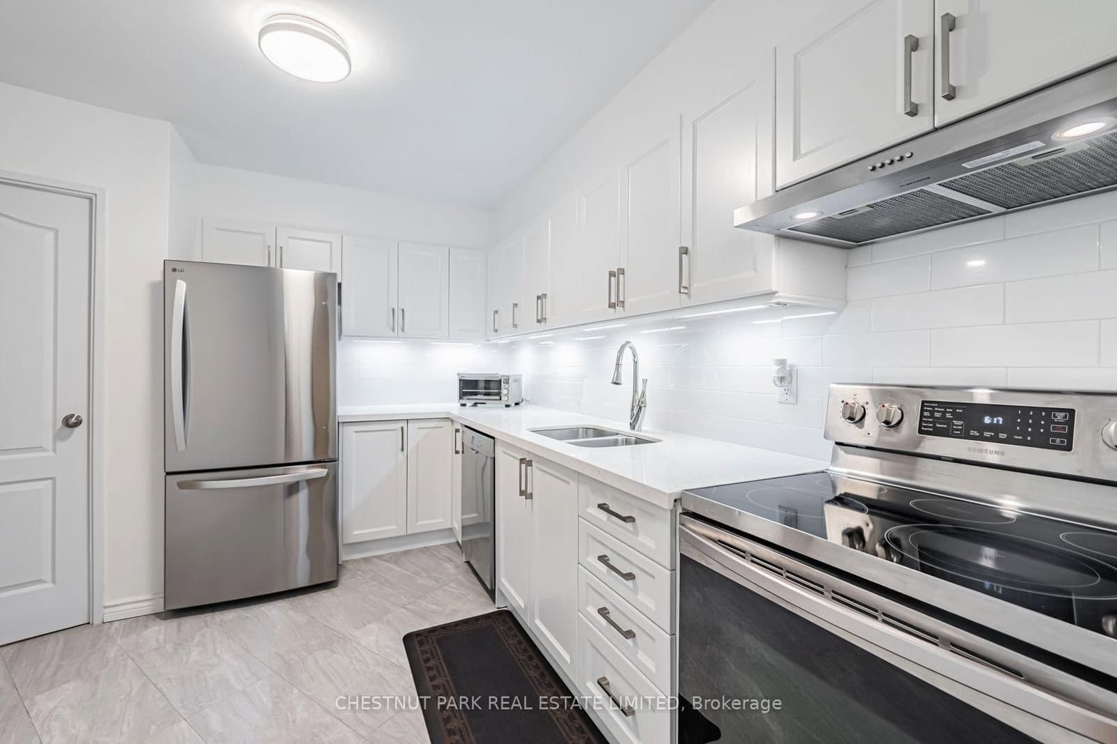 60 Pavane Linkway, Unit 206 thumbnail 10