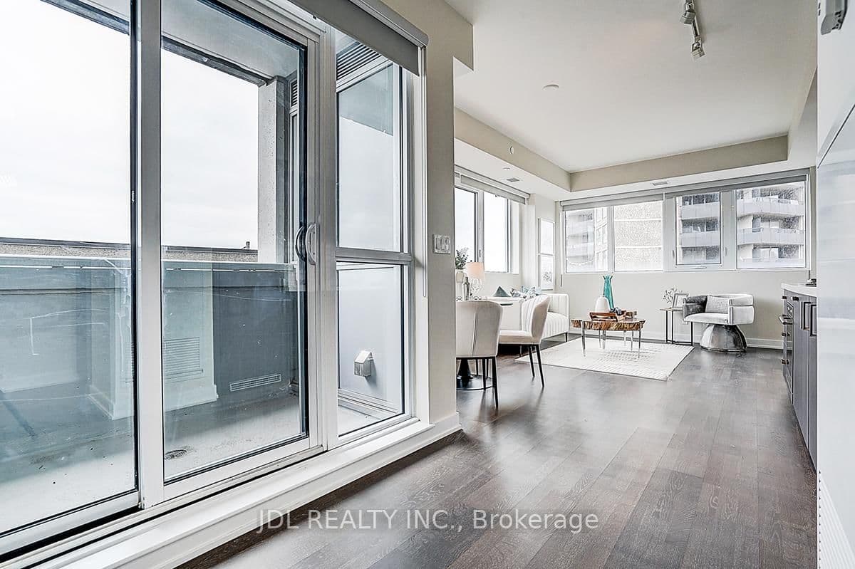 #315 - 501 St. Clair Avenue W