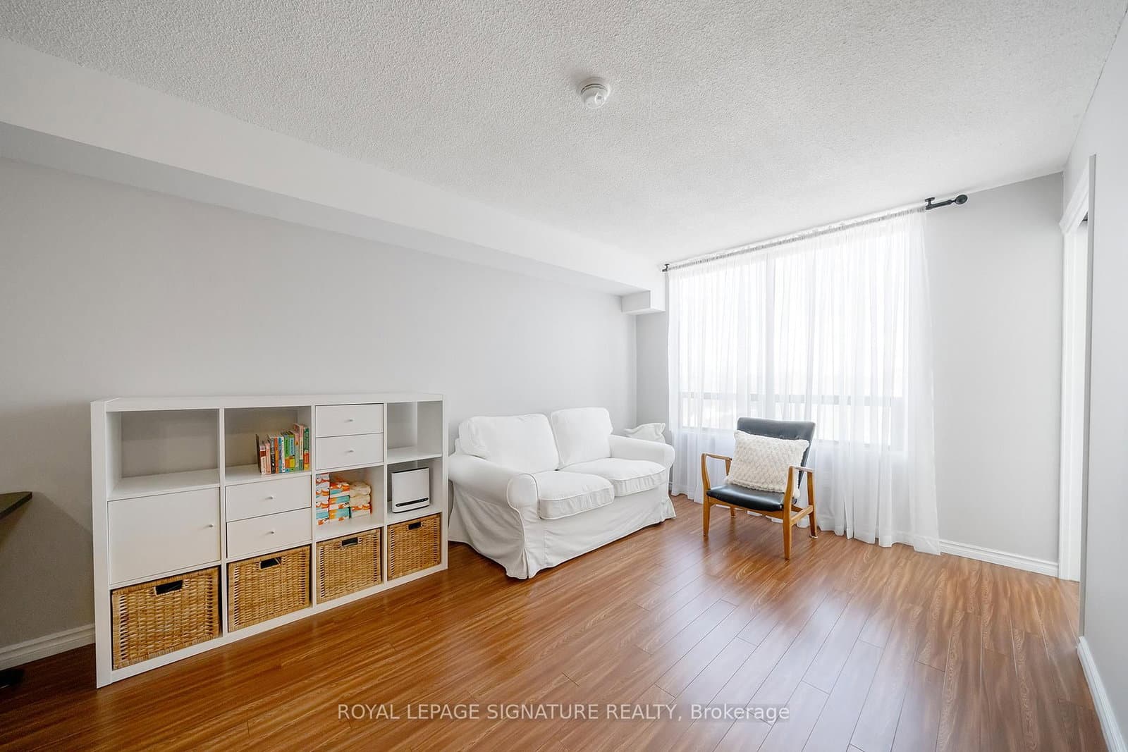 #704 - 117 Gerrard Street E